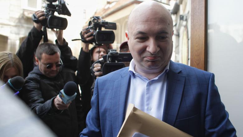 Codrin Ştefănescu, pus sub acuzare de DIICOT. Este acuzat de constituirea unui grup infracţional, şantaj, abuz în serviciu