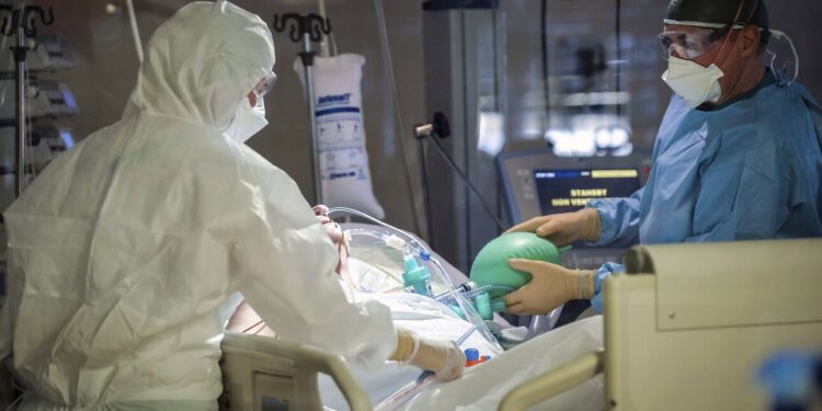 Coronavirus – 1.747 cazuri noi și 121 de decese – 606 pacienţi la terapie intensivă