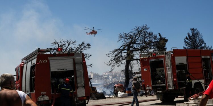 Incendiu în apropiere de Atena