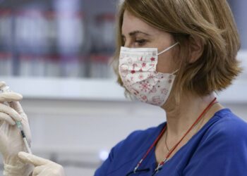 Coronavirus: Grecia începe vaccinarea cu a treia doză de vaccin împotriva Covid