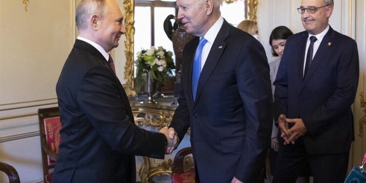 Ce sancțiuni vor impune UE, SUA și Marea Britanie dacă Rusia va invada Ucraina