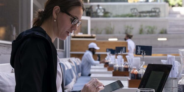 Grecia: Ce servicii digitale vor veni în 2022: Toate modificările pentru acte de identitate și permise de conducere