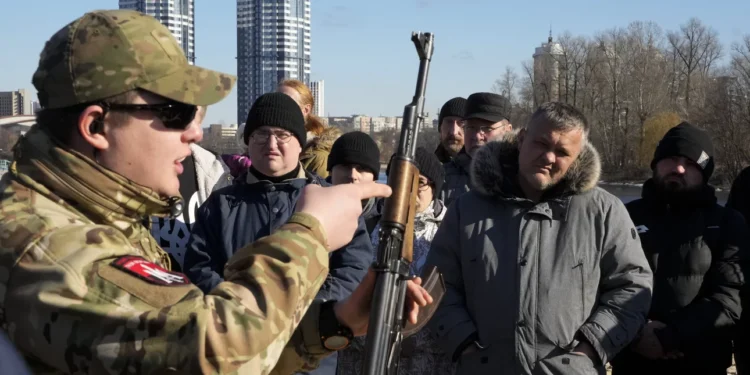 Doi greci au fost uciși, iar alți doi au fost răniți de soldați ucraineni. Grecia cere cetățenilor săi să plece „imediat” din Ucraina