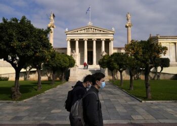 Coronavirus: Amenda pentru cei peste 60 de ani nevaccinati va fi suspendată din 15 aprilie – Ce a spus Plevris