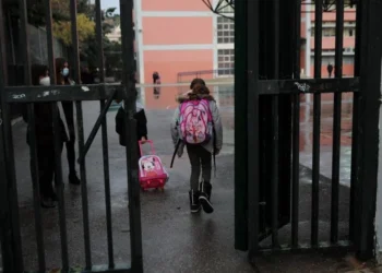 Coronavirus – Noi măsuri: Anunțul Ministerului Sănătății – Ce se schimbă pe stadioane și școli