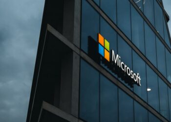 Carieră la Microsoft Hellas în 7 specialități ale gigantului tehnologic