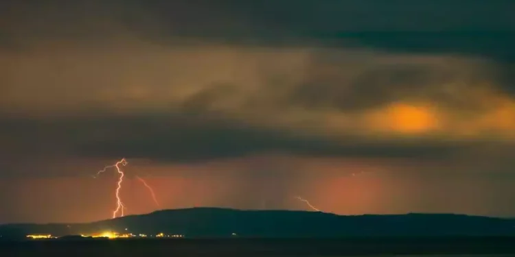 Fenomene extreme în Grecia. Atenţionare de călătorie MAE pentru românii care merg în vacanță