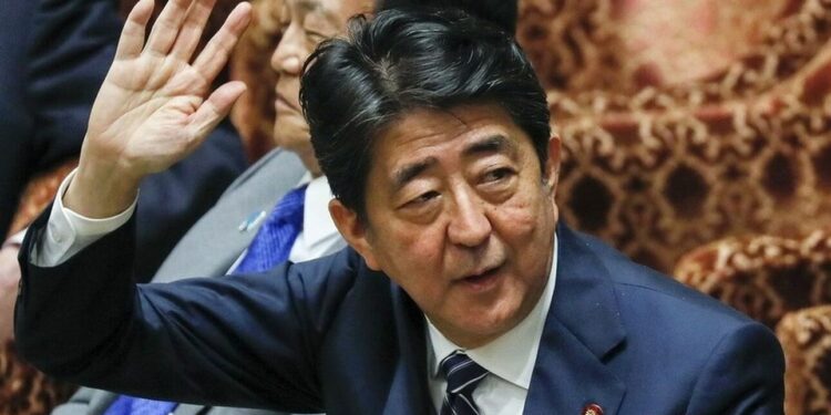 Fostul premier japonez Shinzo Abe a fost asasinat în timp ce ținea un discurs electoral (VIDEO)