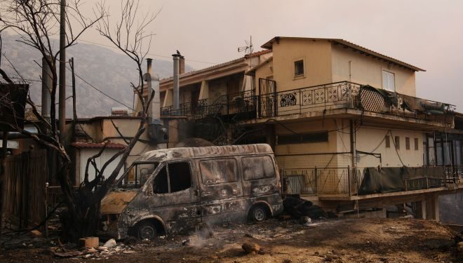 Iadul de foc din Attica – Imagini înfiorătoare de la incendiul din Parnitha