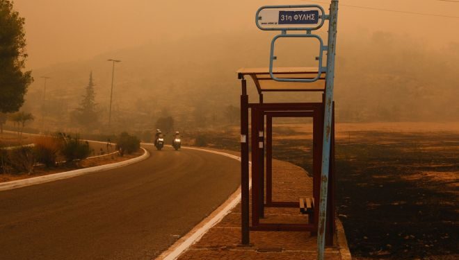 Iadul de foc din Attica – Imagini înfiorătoare de la incendiul din Parnitha