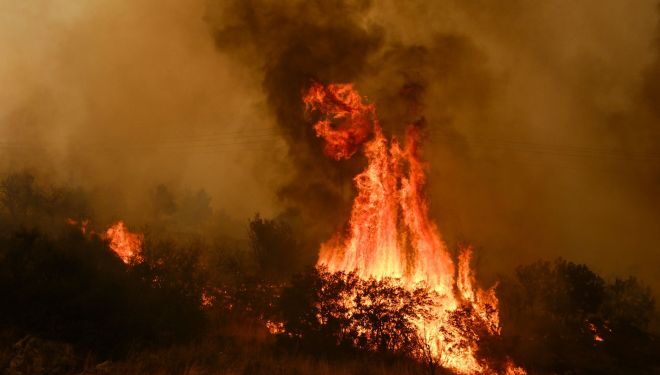 Iadul de foc din Attica – Imagini înfiorătoare de la incendiul din Parnitha