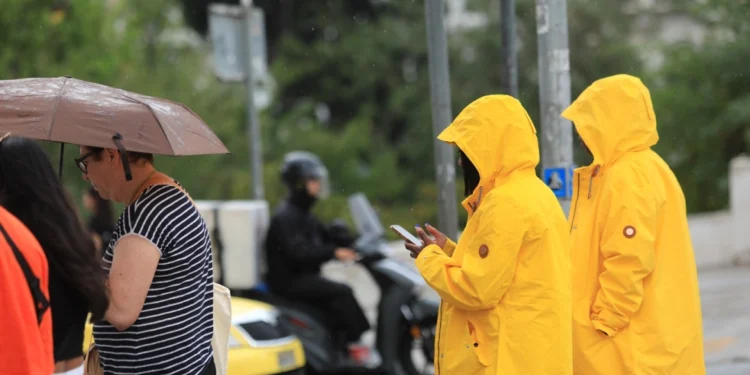 Cea mai dificilă zi de vreme rea: 15 zone aflate în pericol – O nouă rundă de ploi torențiale în Atena
