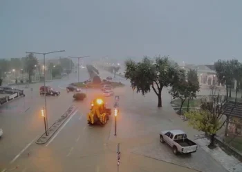 Vreme rea Elias: Mesaj de la 112 pentru interzicerea circulației din ordinul Poliției în Volos