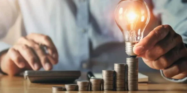 Energie electrică: Cum puteți obține o reducere «permanentă» de până la 0,12 €/kWh – Cine sunt beneficiarii și cum se depun cererile