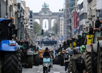 Fermierii din nou în stradă