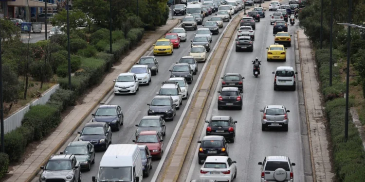 Revenirea excursioniștilor de Paște: Cozi de kilometri pe autostrada Atena – Corint – Punctele dificile