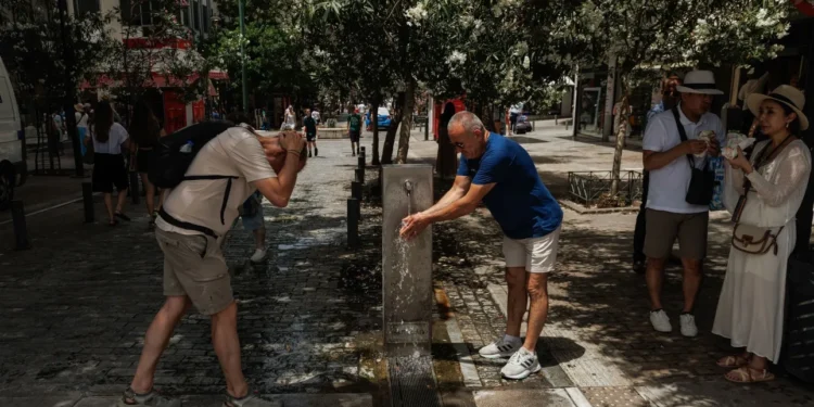 Caniculă în centrul Atenei