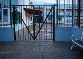 Unde sunt închise școlile