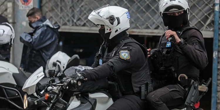 Împușcături în Pireu