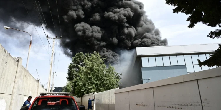 ncendiu la o fabrică din Kifisia