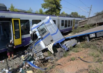 Coliziune între un Tren și un Camion