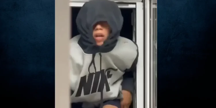 Corintia: Un turist s-a luptat cu hoții pentru a-și salva familia – „Intrau prin toate ferestrele” (VIDEO)