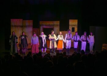 Spectacolul „Drobul de sare” încântă comunitatea românească din Atena
