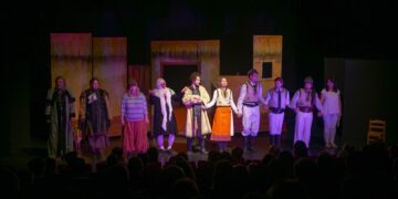 Spectacolul „Drobul de sare” încântă comunitatea românească din Atena
