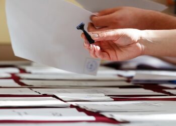 Votul prin corespondență pentru cetățenii români din străinătate