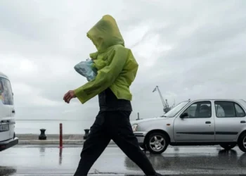 Crăciun cu ploi și scădere a temperaturilor în Grecia – Un val puternic de vreme rea începe de mâine