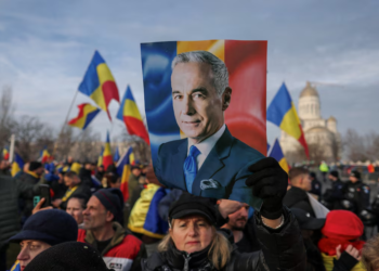 Noi proteste în București: 30.000 de oameni împotriva „loviturii de stat constituționale” a UE împotriva lui Călin Georgescu