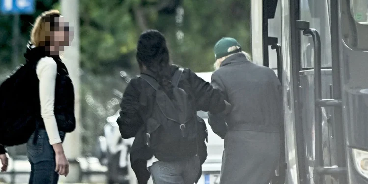 Grecia: Rețea de protecție pentru bordeluri: Implicarea ofițerilor, polițiștilor și pompierilor – „Fortăreața” de pe Syggrou