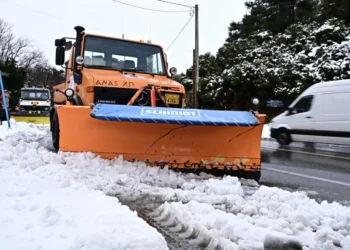 Vremea: Grecia sub asediul gerului până marți – Unde rămân școlile închise și pe ce drumuri circulația este interzisă