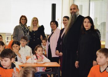 Sărbătoare și Tradiție la Asociația „Dacia” din Atena: 9 Ani de Activitate și Tăierea Vasilopitei