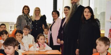 Sărbătoare și Tradiție la Asociația „Dacia” din Atena: 9 Ani de Activitate și Tăierea Vasilopitei