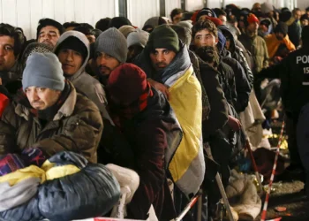 Germania retrimite în Grecia migranți ilegali necăsătoriți cu vârste între 19 și 49 de ani