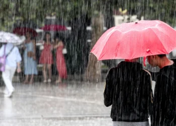 De marți revin ploile și furtunile